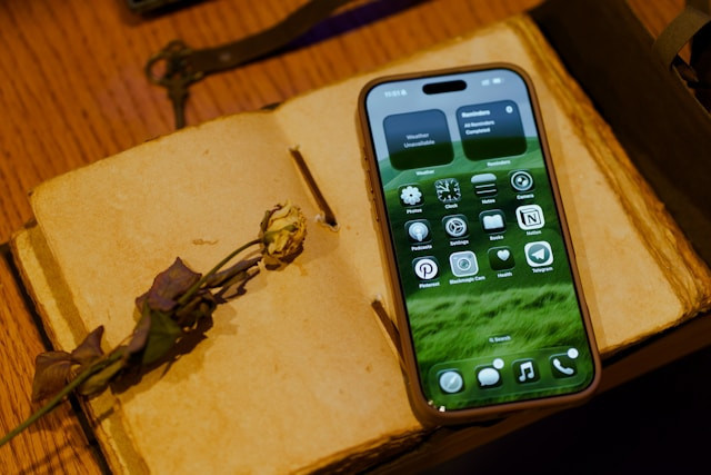 Ilustrasi untuk Kapan iOS 26 Rilis di Indonesia. Sumber: Unsplash/Shuvro Mojumder