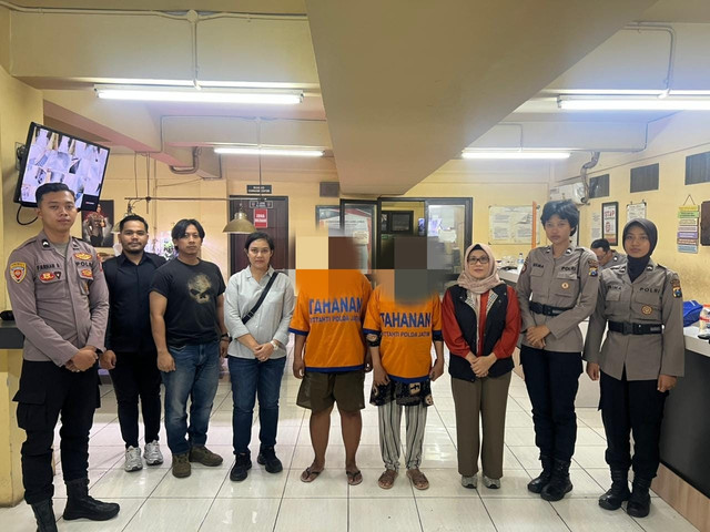 Orang tua yang telantarkan anaknya di Pasar Kebayoran Lama saat ditangkap polisi. Dok. Istimewa
