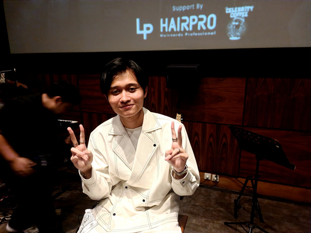 Konferensi pers perilisan mini album perdana Rizwan Fadilah, berjudul Imajinasi di kawasan Kemang, Jakarta Selatan, Rabu (10/9/2025). Foto: Giovanni/kumparan