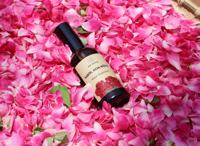 Ilustrasi avoskin miraculous refining toner. Sumber: Unsplash/Moc Dan Thanh