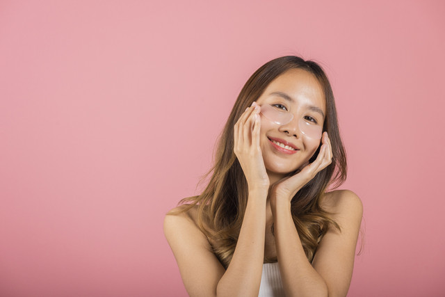 Ilustrasi perempuan yang tampil feminin. Foto: Shutterstock
