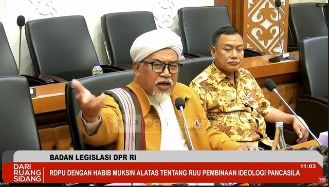 Habib Muhsin Alatas menyampaikan paparan saat RDPU dengan Baleg DPR RI terkait RUU Pembinaan Ideologi Pancasila di kompleks Parlemen, Senayan, Jakarta, Kamis (10/9/2025). Foto: Youtube/TVR PARLEMEN