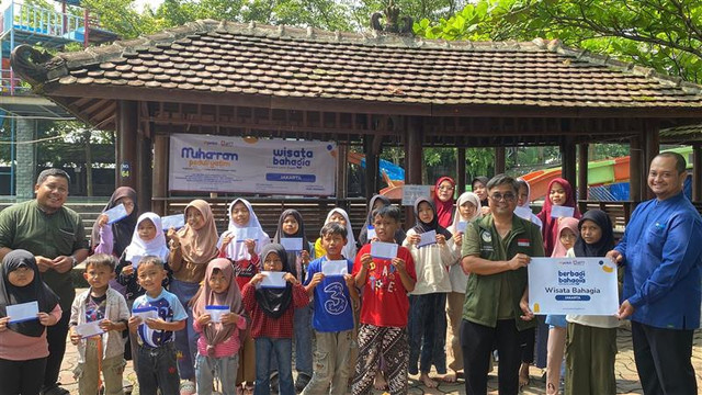 Wisata Bahagia bersama 20 Anak Yatim dan Dhuafa di Boash Water Park Bogor (Sumber : DT Peduli)