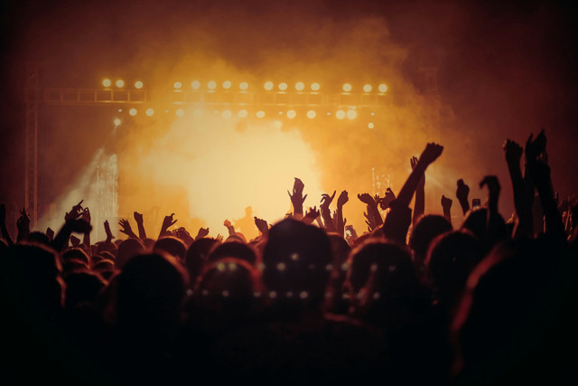 Tiket Presale Remember November Fest 2025 kapan dibuka. Foto hanyalah ilustrasi bukan tempat sebenarnya. Sumber: Unsplash/Vishnu R Nair.