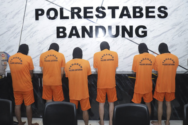 Pelaku penodongan pengemudi ojol di Bandung, Kamis (11/9/2025). Foto: Dok. Polrestabes Bandung