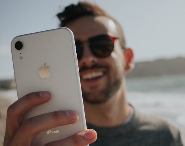 Ilustrasi harga iPhone 17 Air. Foto: Unsplash/Daniela Araya