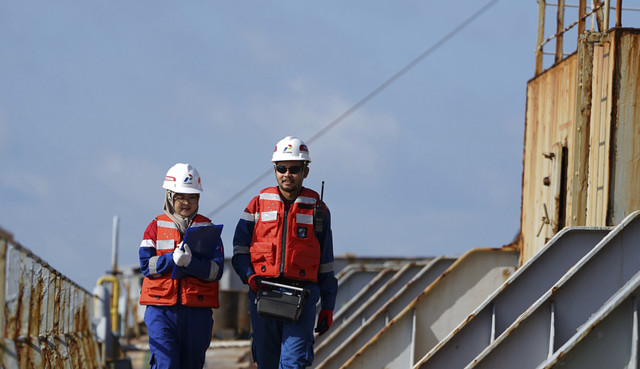Ilustrasi pekerja Pertamina International Shipping. Foto: Dok. PIS