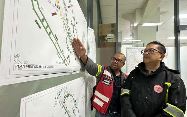 Presiden Direktur PTFI Tony Wenas ikut memantau pencairan 7 pekerja yang terjebak lumpur di tambang bawah tanah Grasberg Block Cave (GBC) Freeport, Kamis (11/9/2025). Foto: Freeport Indonesia