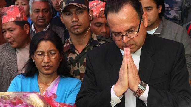 Istri Eks PM Nepal Rajyalaxmi Chitrakar Terluka karena Rumahnya Dibakar Massa. Foto: AFP/PRAKASH MATHEMA
