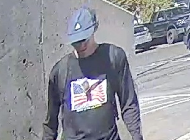 FBI merilis foto pria yang diduga menembak Charlie Kirk, influencer pendukung Trump, Kamis (12/9/2025). Foto: FBI Salt Lake CIty