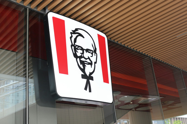 Promo KFC September 2025.  Foto hanya ilustrasi, bukan tempat sebenarnya. Sumber: Unsplash/P. L.