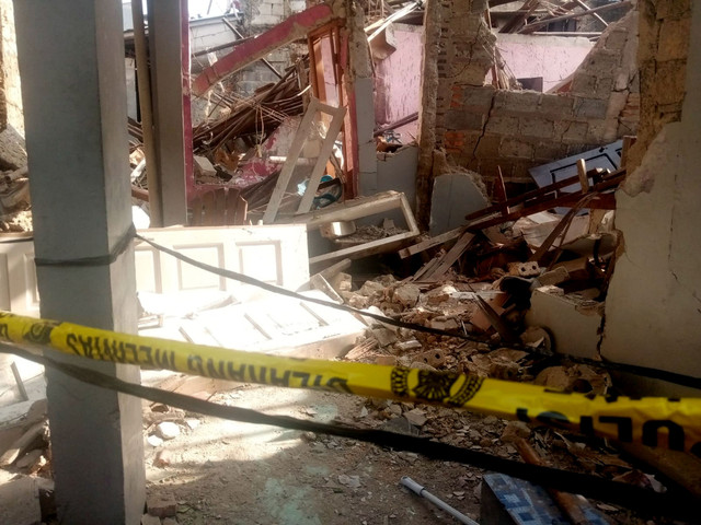 Ledakan misterius menghancurkan sebuah rumah di Jalan Talas II, Pondok Cabe Ilir, Pamulang, Tangerang Selatan, Jumat (12/9/2025).  Foto: Dok. Istimewa