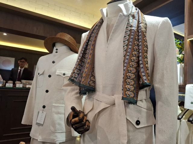 Koleksi Tailored Sustainable Fashion Pieces, pakaian hasil dari daur ulang tekstil garapan Pable dan Brilington. Foto: Muhamad Ardyansyah/kumparan