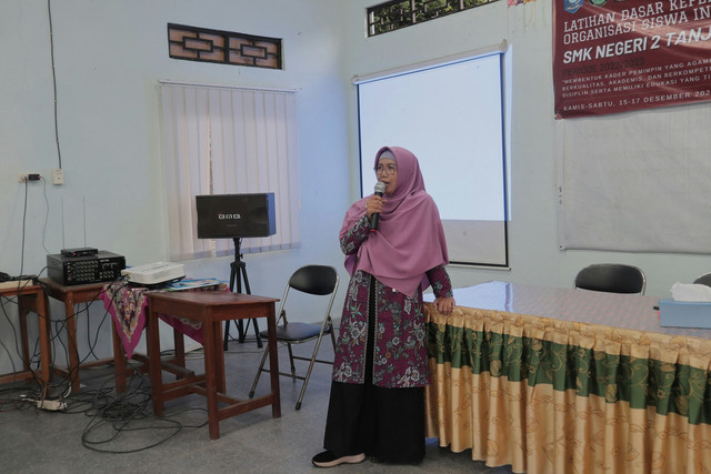 Ilustrasi  Perbedaan PPPK Penuh Waktu dan Paruh Waktu, sumber gambar unsplash/Fajar Herlambang