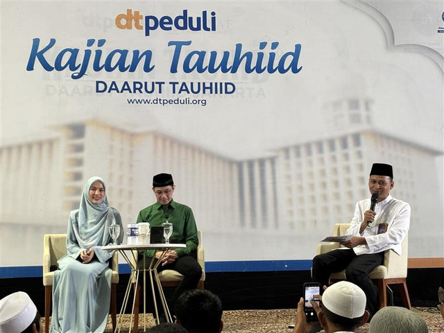 Kisah Inspiratif dari Pasangan Selebriti Dude Harlino dan Alyssa Soebandono tentang Keluarga Sakinah (Sumber : DT Peduli)