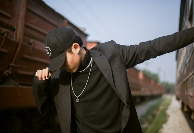 ilustrasi tracklist album taste - foto:unsplash/Quỳnh Lê Mạnh