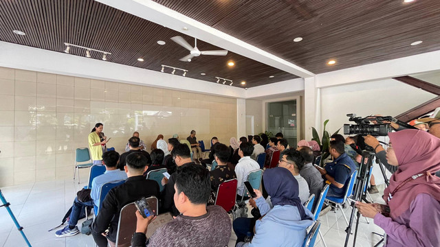 Sejumlah organisasi bantuan hukum di Yogyakarta mendeklarasikan BARA ADIL untuk mengadvokasi korban kekerasan selama terjadi demonstrasi di Jogja akhir Agustus kemarin. Foto: Pandangan Jogja/Gigih Imanadi Darma