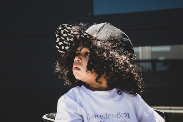 Ilustrasi gaya rambut anak laki-laki. Foto: Unsplash/ Luwadlin Bosman