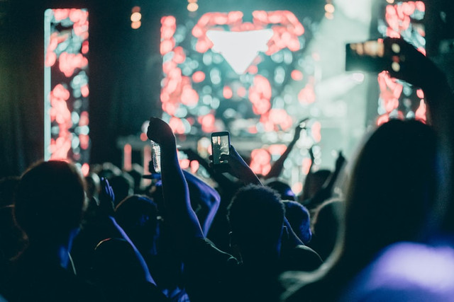 Konser Suju di Indonesia mulai jam berapa, foto hanya ilustrasi: Unsplash/real_ jansen