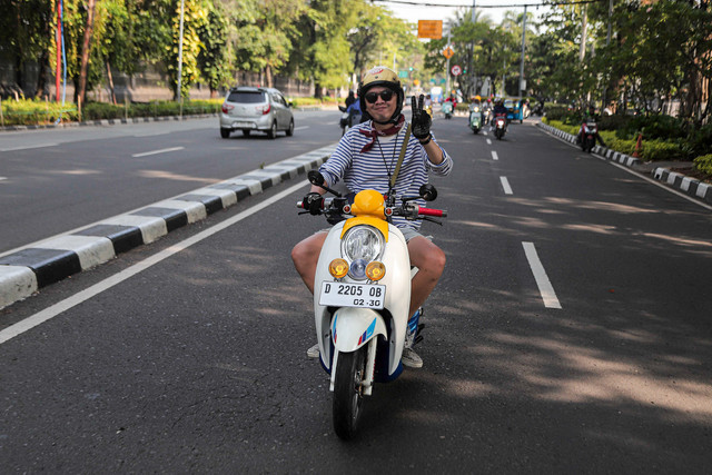 Sejumlah peserta mengikuti acara kumparan On The Road dari Pos Bloc Jakarta hingga kantor kumparan, Jakarta, Sabtu (13/9/2025).
 Foto: Iqbal Firdaus/kumparan