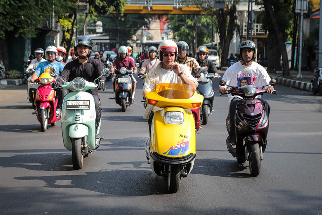 Sejumlah peserta mengikuti acara kumparan On The Road dari Pos Bloc Jakarta hingga kantor kumparan, Jakarta, Sabtu (13/9/2025).
 Foto: Iqbal Firdaus/kumparan