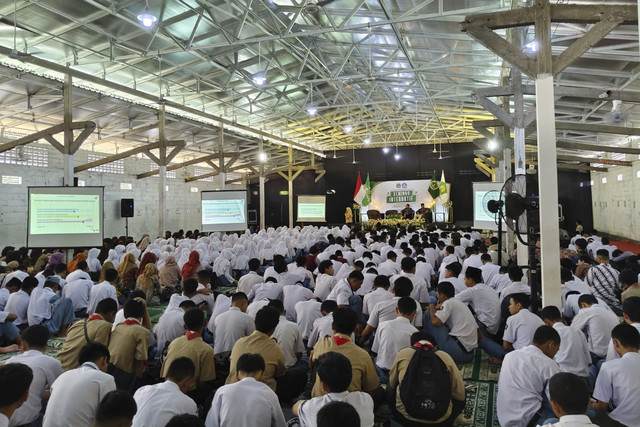 Diseminasi Program Tes Kemampuan Akademik (TKA) untuk Pendidikan Bermutu yang digelar Kemendikdasmen RI bersama PP Ikatan Pelajar Nahdlatul Ulama di SMK Ma'arif Kota Mungkid, Kabupaten Magelang, Jawa Tengah, Sabtu (13/9/2025). Foto: Arfiansyah Panji Purnandaru/kumparan