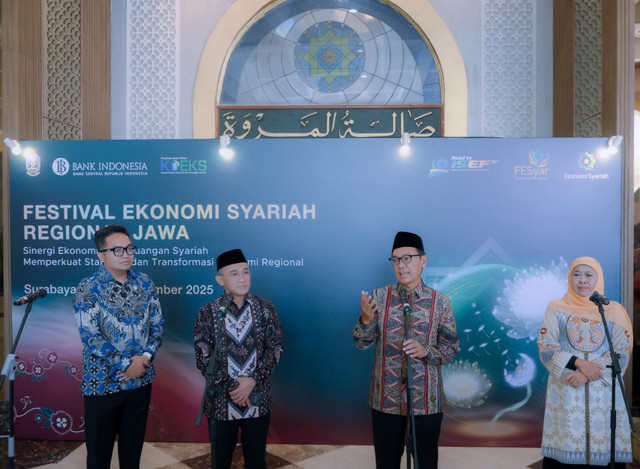 Pembukaan Festival Ekonomi Syariah (FESyar) Jawa 2025. Foto: Humas BI Jatim