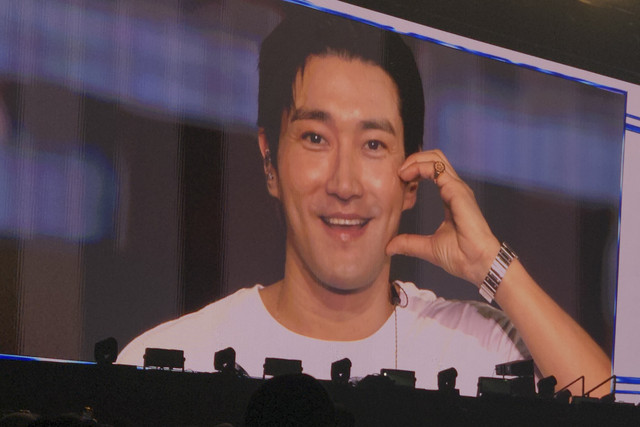 Siwon Super Junior saat tampil di konser Super Show 10 in Jakarta yang digelar di ICE BSD, Sabtu (13/9/2025). Foto: Ela Nurlaela/kumparan