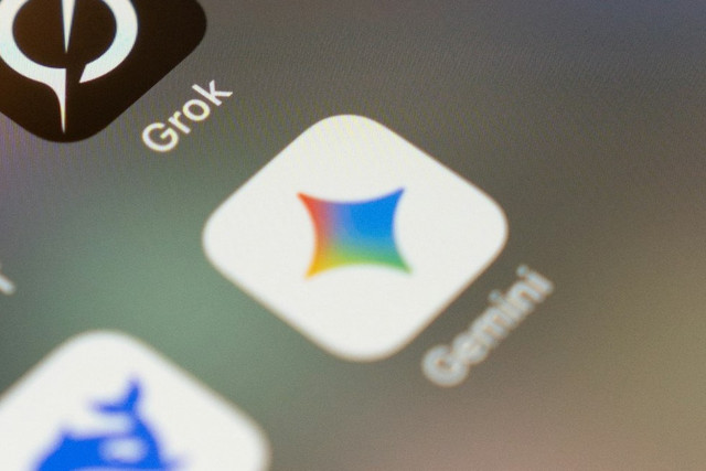 ilustrasi prompt gemini ai polaroid. sumber: unsplash/salvador rios