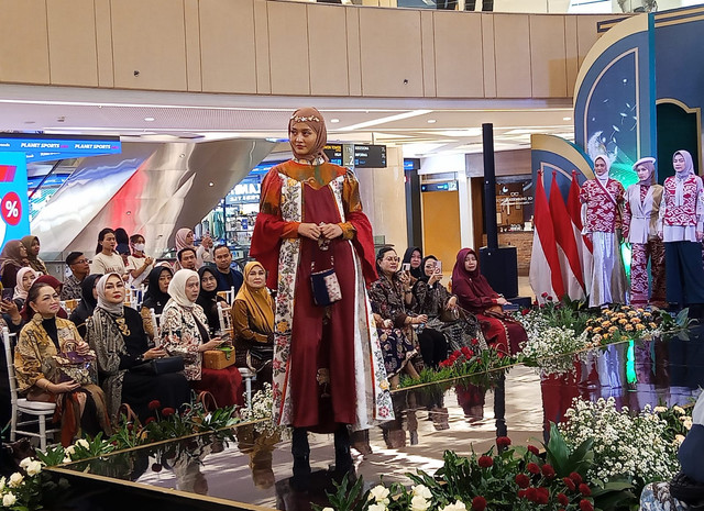 Modest Fashion Design Competition (MFDC) yang digelar sebagai salah satu rangkaian kegiatan Festival Ekonomi Syariah (FESyar) Jawa 2025. Foto: Masruroh/Basra