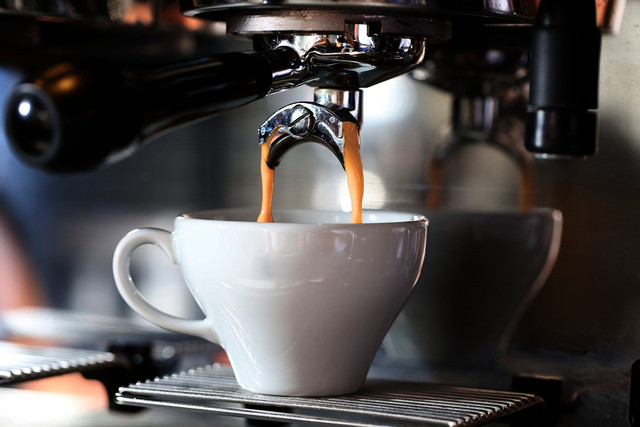 Perbedaan Kopi Arabika dan Robusta. Hanya Ilustrasi, Bukan Gambar Sebenarnya. Sumber: Pixabay
