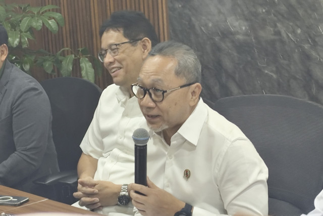 Menteri Keuangan (Menkeu) Purbaya Yudhi Sadewa dan Menko Bidang Pangan Zulkifli Hasan (Zulhas) di Kantor Kemenko Pangan, Senin (15/9/2025). Foto: Widya Islamiati/kumparan