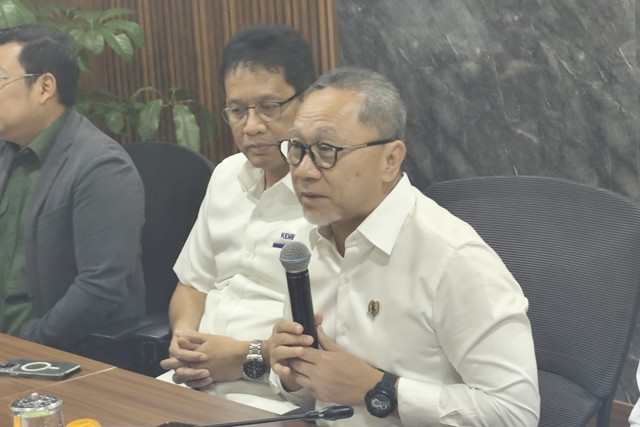 Menteri Keuangan (Menkeu) Purbaya Yudhi Sadewa dan Menko Bidang Pangan Zulkifli Hasan (Zulhas) di Kantor Kemenko Pangan, Senin (15/9/2025). Foto: Widya Islamiati/kumparan