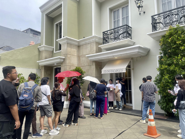 Antrean Cloudcakes Blok M, Minggu (14/9/2025). Foto: Salsha Okta Fairuz/kumparan