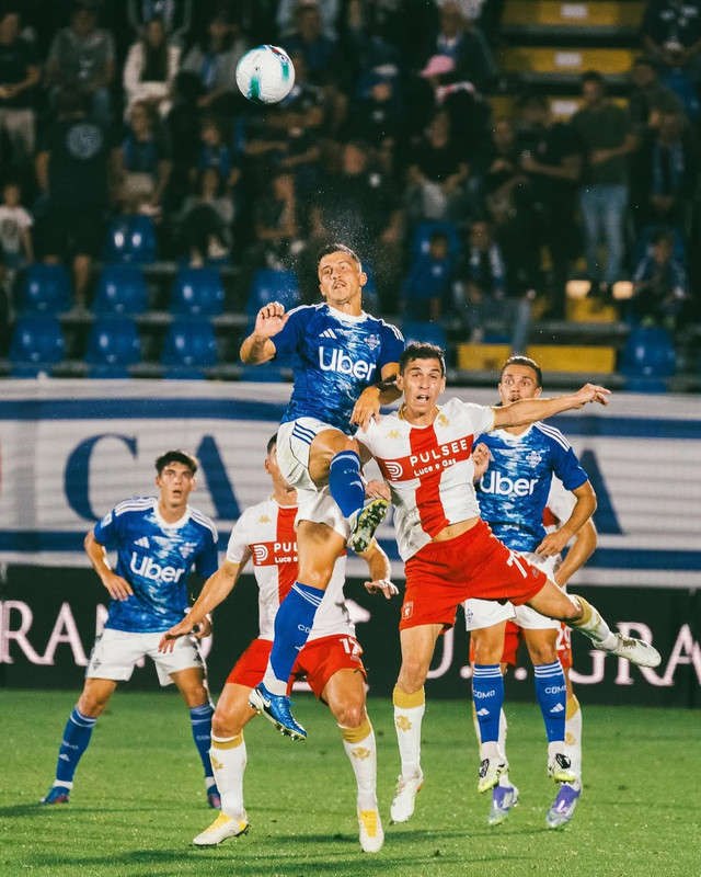 Como vs Genoa dalam laga pekan ketiga Liga Italia 2025/26 di Stadion Giuseppe Sinigaglia, Selasa (16/9) dini hari WIB. Foto: Instagram @comofootball
