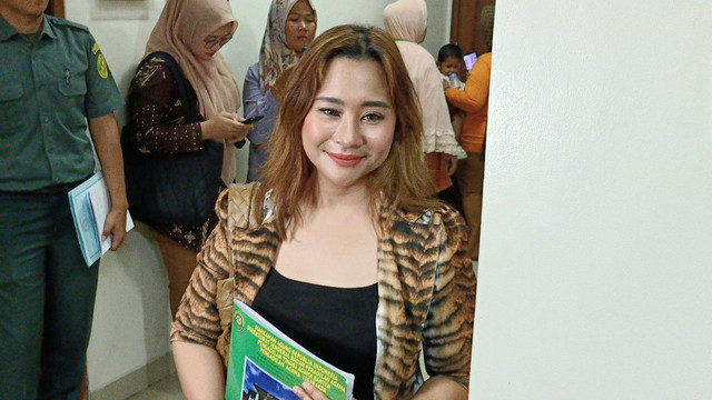 Artis Chikita Meidy saat ditemui di Pengadilan Agama Tigaraksa, Selasa (16/9). Foto: Aprilandika Pratama/kumparan