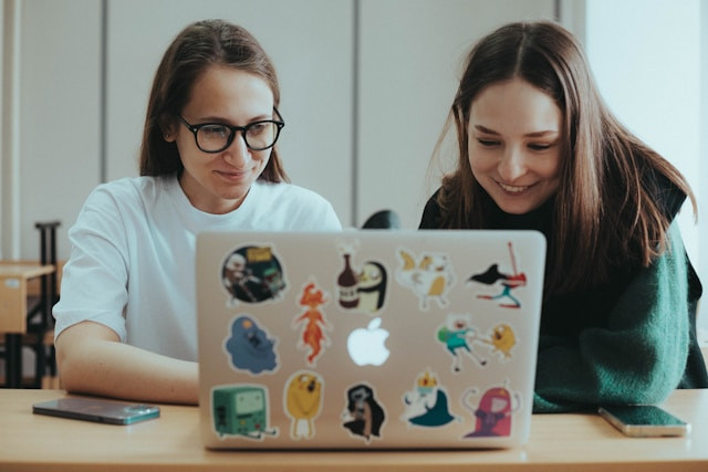 : Ilustasi 25 pertanyaan tentang kuliah. Sumber: unsplash.com/Mira Kireeva