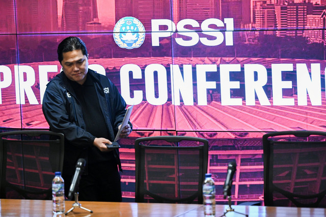 Ketua Umum PSSI Erick Thohir hadir untuk menyampaikan keterangan pers, Jakarta, Selasa (16/9/2025).  Foto: Fauzan/ANTARA FOTO