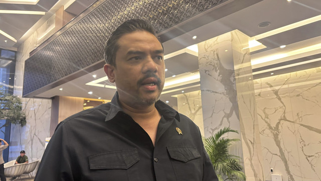 Menteri UMKM Maman Abdurahman di Kantor Kemenko Bidang Perekonomian, Selasa (16/9/2025). Foto: Ave Airiza Gunanto/kumparan