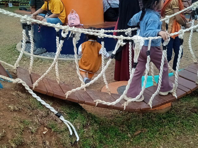 Penampakan playground jembatan gantung yang mengalami kerusakan | Foto: Taufik H/Lampung Geh