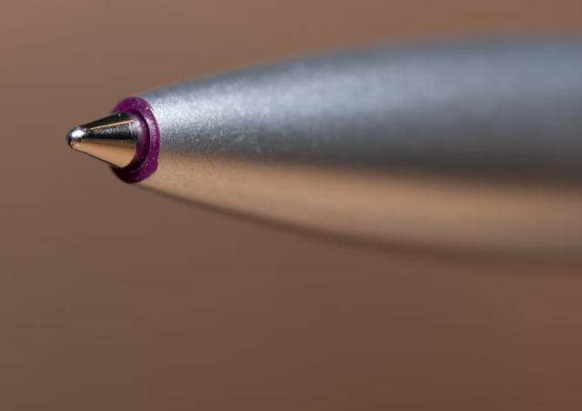 Ilustrasi pensil mekanik untuk menggambar. Sumber: Unsplash/Mohamed Marey