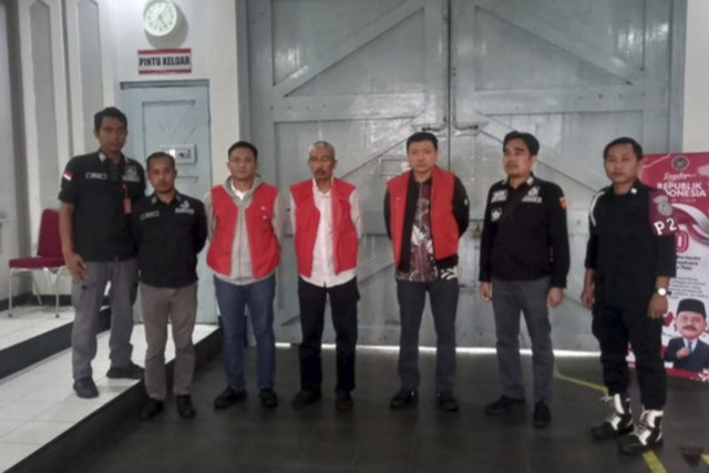 Kejaksaan Agung melimpahkan 3 tersangka kasus korupsi kredit Sritex ke Kejaksaan Negeri Surakarta. Foto: Dok. Kejagung