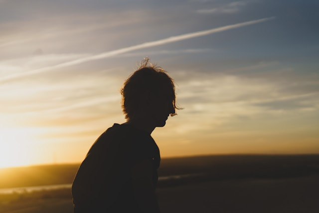 ilustrasi profil owen cooper. sumber: unsplash/anton shuvalov
