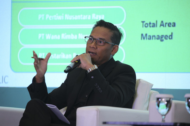 Direktur PT Energia Prima Nusantara bagian dari Grup Astra Boy Gemino Kalauserang menyampaikan paparan saat sesi panel dalam kumparan Green Initiative Conference 2025 di Hotel Borobudur, Jakarta, Rabu (17/9/2025). Foto: Aditia Noviansyah/kumparan