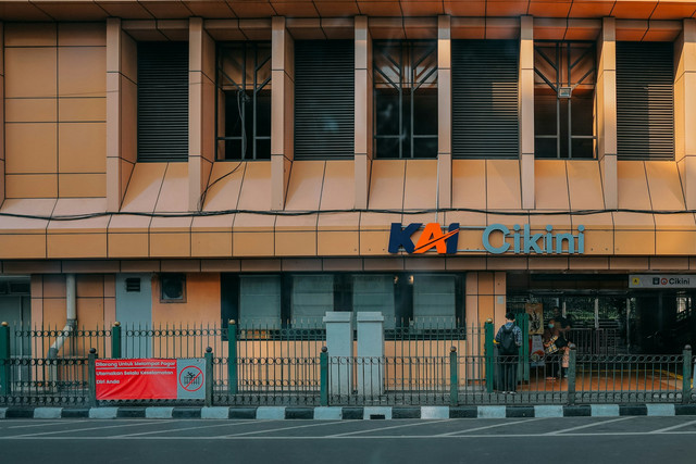 Pelican Crossing Stasiun Cikini.  Foto: Stasiun Cikini. Sumber: Unsplash/Ega Pamungkas