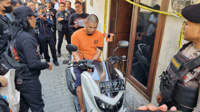 Polisi menggelar rekonstruksi kasus Alvi Maulana memutilasi kekasihnya, Tiara Angelina Saraswati, Rabu (17/9/2025). Foto: Farusma Okta Verdian/kumparan
