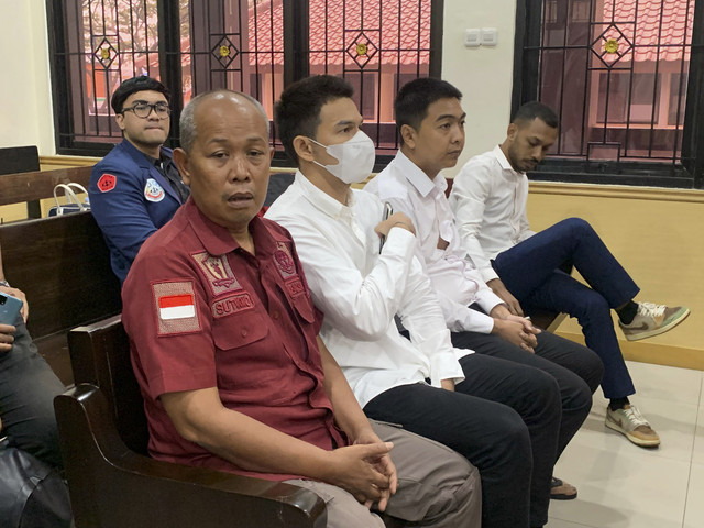 Terdakwa Jonathan Frizzy menjalani sidang lanjutan kasus dugaan penyalahgunaan vape berisi obat keras di Pengadilan Negeri (PN) Tangerang, Rabu (17/9/2025). Foto: Vincentius Mario/kumparan