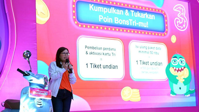 Launching program Kebut Hadiah BombasTri dari brand Tri.