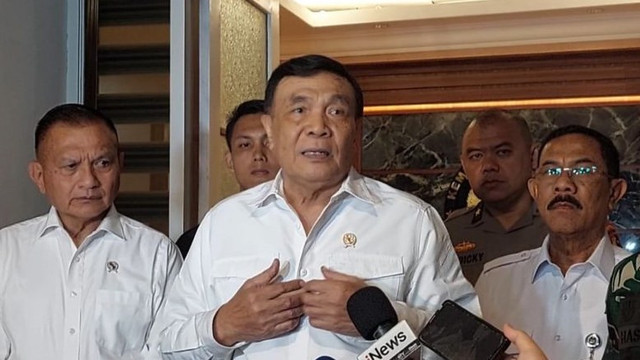 Menko Polkam Djamari Chaniago di kantor Kemenko Polkam, Jakarta Pusat, Rabu (17/9/2025). Foto: Walda Marison/ANTARA