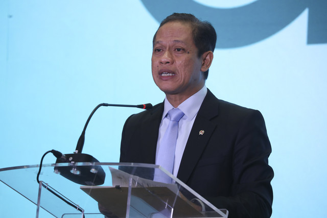 Menteri Lingkungan Hidup Hanif Faisol Nurofiq memberikan sambutan saat menghadiri kumparan Green Initiative Conference 2025 di Hotel Borobudur, Jakarta, Kamis (18/9/2025). Foto: Aditia Noviansyah/kumparan